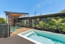 CONTEMPORARY STUNNER