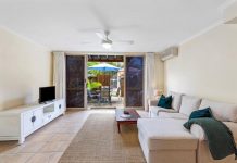 SUPERBLY PRESENTED BEACHSIDE TOWNHOUSE