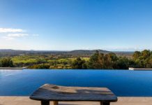 Undisputedly Stupendous Jewel of the Noosa Hinterland