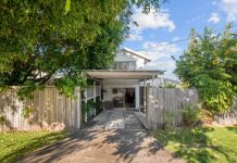 Original beach house – easy walk to beach and village