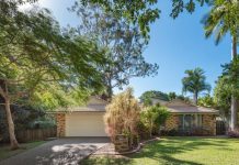 Absolute privacy old Tewantin