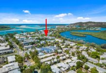 Fabulous riverside lifestyle beckons!