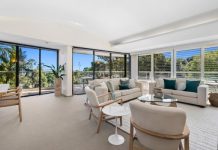 Exceeding luxury; loving poolside; stroll to Hastings Street