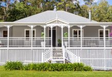 Fall in love with this delightful Queenslander