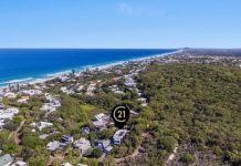 LUXURY SEASIDE OASIS AMONG THE TREES