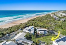 Vacant land footsteps to beach