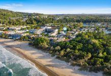 Dual key top floor apartment