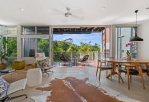 Salty breezes, toes-in-the sand of main beach in minutes