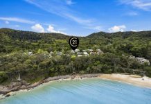 SUBLIME COASTAL LIVING IN LITTLE COVE