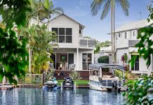 Luxe Waterfront Living, 2-Minute Walk to Noosa River Foreshore