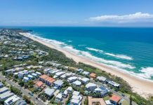 Spacious Beachside Apartment In Tightly Held Location