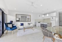 LUXURIOUS BEACHSIDE PENTHOUSE IN THE HEART OF MOOLOOLABA