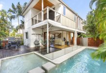 HITS ALL THE RIGHT NOTES