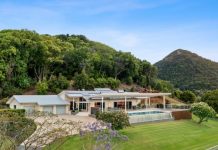 Undisputedly outstanding Tunba Estate and Olympic-size equestrian eventing arena