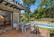 Cottage by the Sea in Little Cove