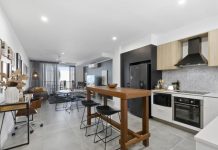 Top floor beachside unit with ocean views