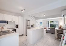 Spacious townhouse in small boutique complex