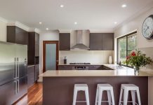 Spectacular 5 Acre Lifestyle Property