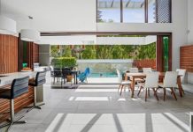 Live the Dream Noosa River-Style Mere Footsteps to Foreshore