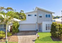 In The Middle – Beach And Bush