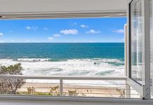 Absolute Beachfront, Blue-Chip Seaview