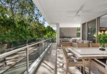 Lavish apartment, prized location, Noosa River views