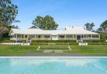 Exhilaration & Majesty of Barellan, a 19ha Peninsular Estate