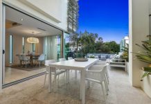 SHOW-STOPPING LUXURY AND STYLE WITH AWE-INSPIRING OCEAN VIEWS