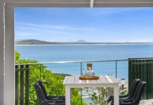 Absolute Beachfront; 5-Star Apartment with Rooftop Terrace