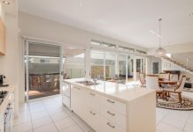 Modern Luxury In Old Tewantin