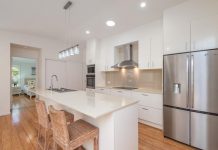 Large Modern Noosaville Family Home