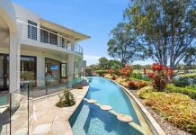 Spectacular Noosa Location, Lake & Golf Course Frontage