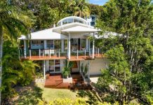 Prestigious Dolphin Bay Address