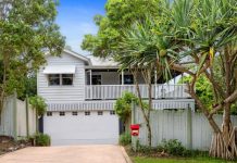 Charming Character Home: Studio, Swimming Pool and Just Minutes Walk to the Beach