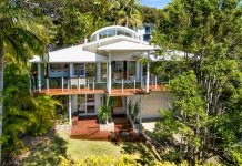 Prestigious Dolphin Bay Address