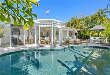 Slice of Heaven on Noosa Sound: Whispers of the Caribbean