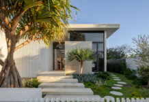 ELEGANT NOOSA RIVER RESIDENCE