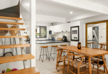 Stylish Noosa Sound townhouse with private courtyard and exclusive heated spa