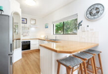 Unique Gympie Terrace Apartment with Views