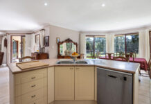 Acreage Living with Endless Possibilities