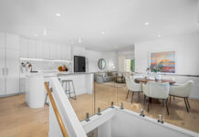 Irresistible Sunshine Beach Living; Mere Minutes to Surf Beach and Village