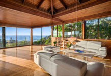 Character Beach House With Sublime Coral Sea Views