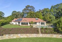 Elevated, Wide Hinterland Vista To Noosa