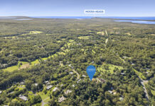 Elevated, Wide Hinterland Vista To Noosa