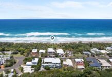 Elegant Beach Getaway Just a Few Minutes’ Walk to the Shore