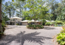 Tropical Sanctuary On 5 Acres with Dual Living