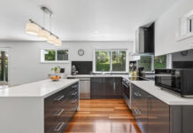 Stunning Sanctuary In Coveted Old Tewantin