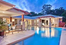 Lakefront Luxury in An Exclusive Noosa Retreat Enclave
